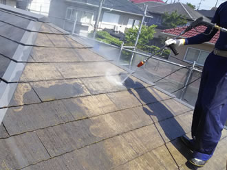 屋根塗装：高圧洗浄